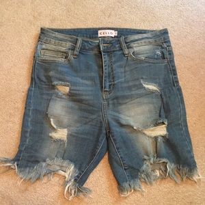 NWOT cello distressed jean shorts Large